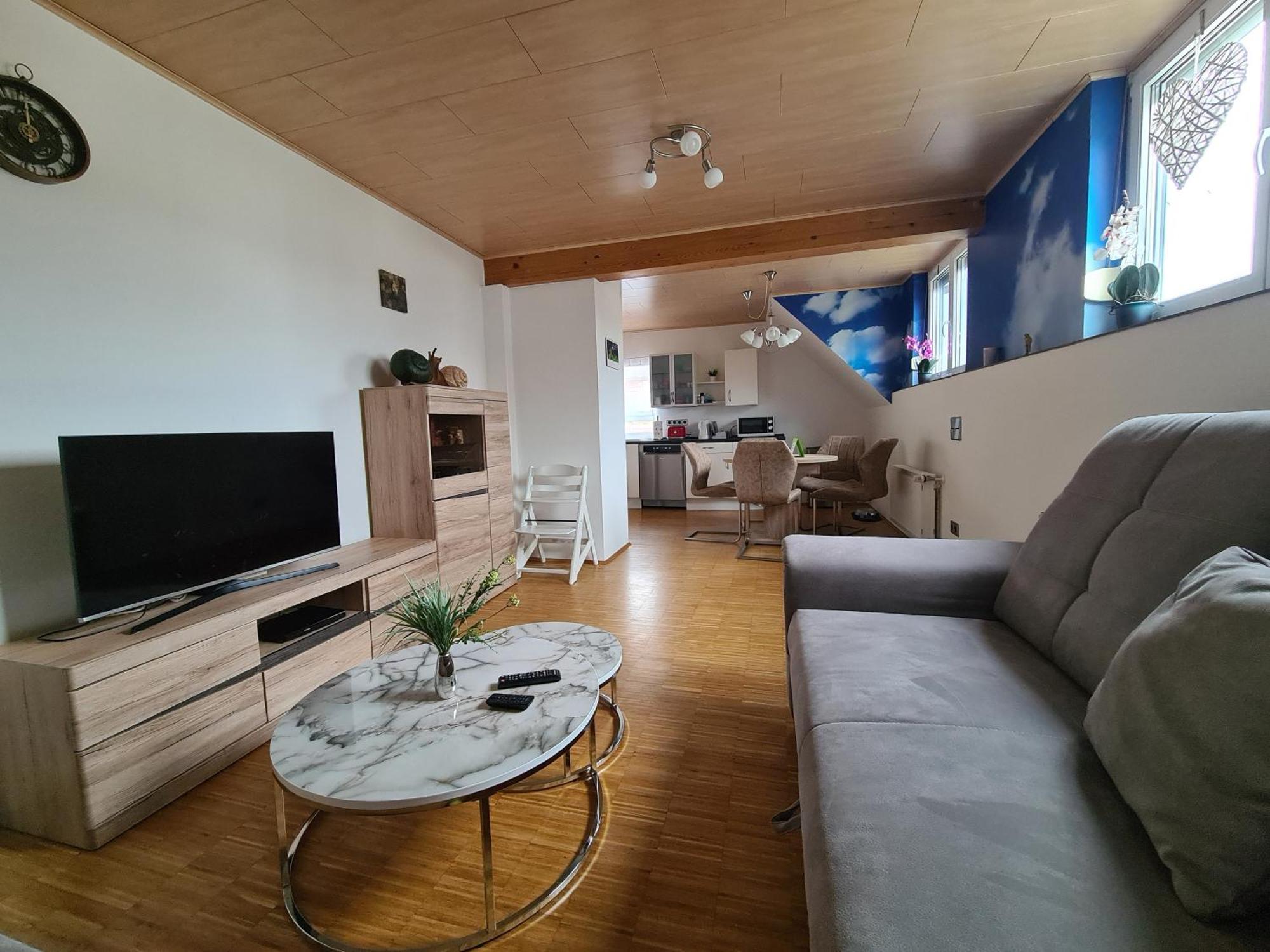 Ferienwohnung Pflueger Mit Terrasse Lauda Konigshofen Bagian luar foto