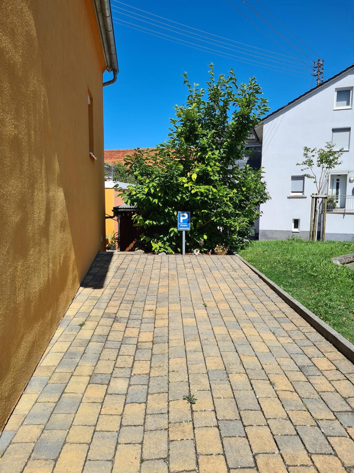 Ferienwohnung Pflueger Mit Terrasse Lauda Konigshofen Bagian luar foto