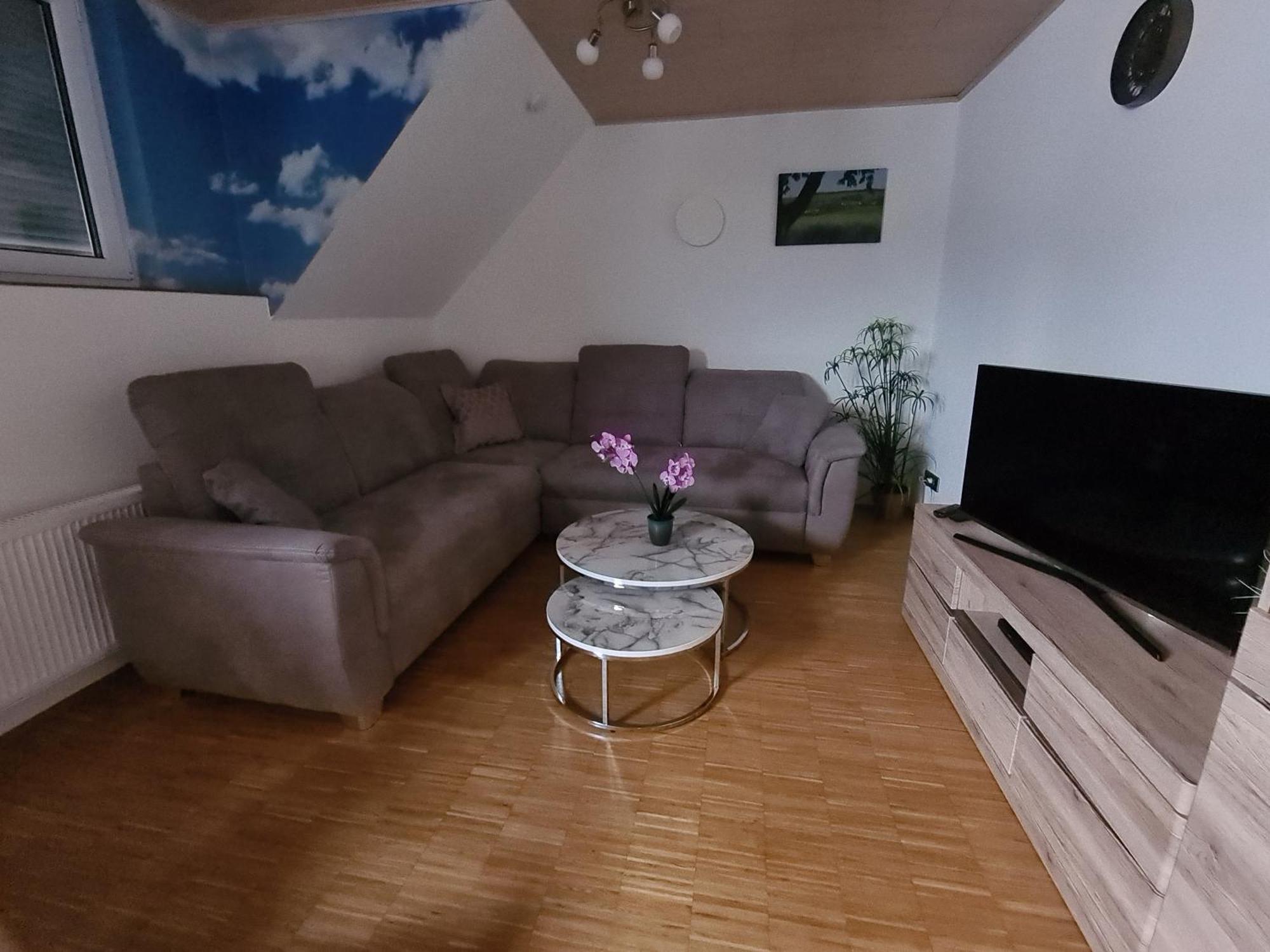 Ferienwohnung Pflueger Mit Terrasse Lauda Konigshofen Bagian luar foto